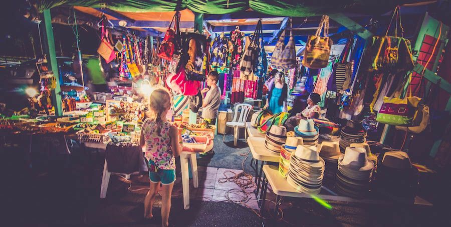 Rot Fai Market Ratchada